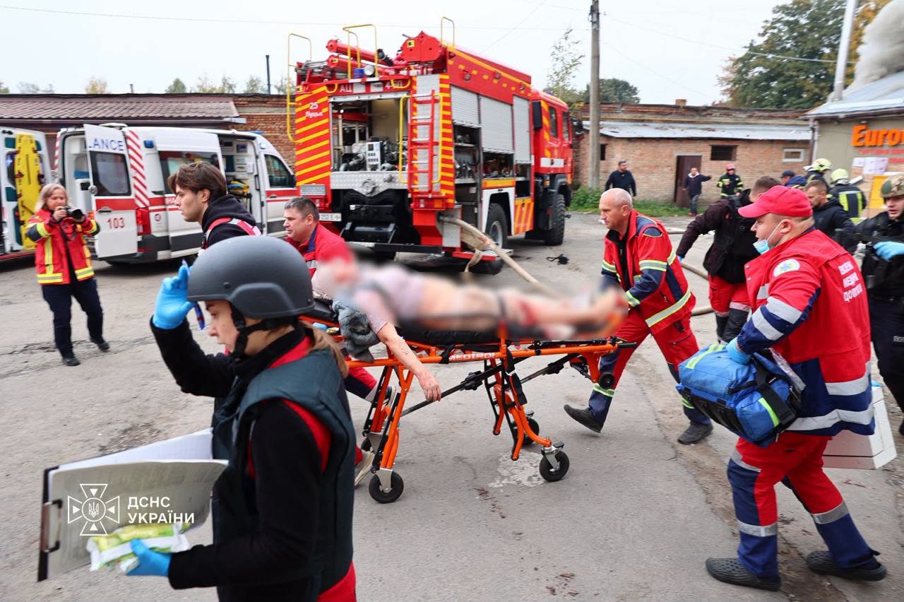 Atac rusesc cu drone asupra orașului Lutsk: șase persoane decedate și victime în clădiri rezidențiale