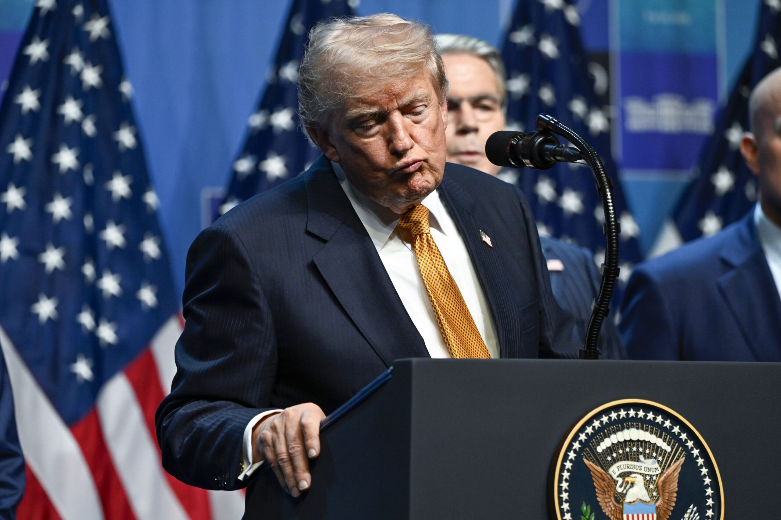 Donald Trump avertizează Uniunea Europeană cu tarife severe în cazul unei apropieri a Canadei