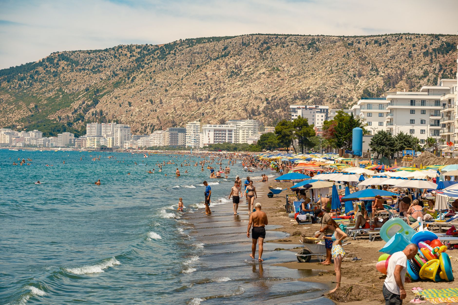 Economia Greciei: Succesul statistic maschează o structură productivă fragilă și dependentă de turism