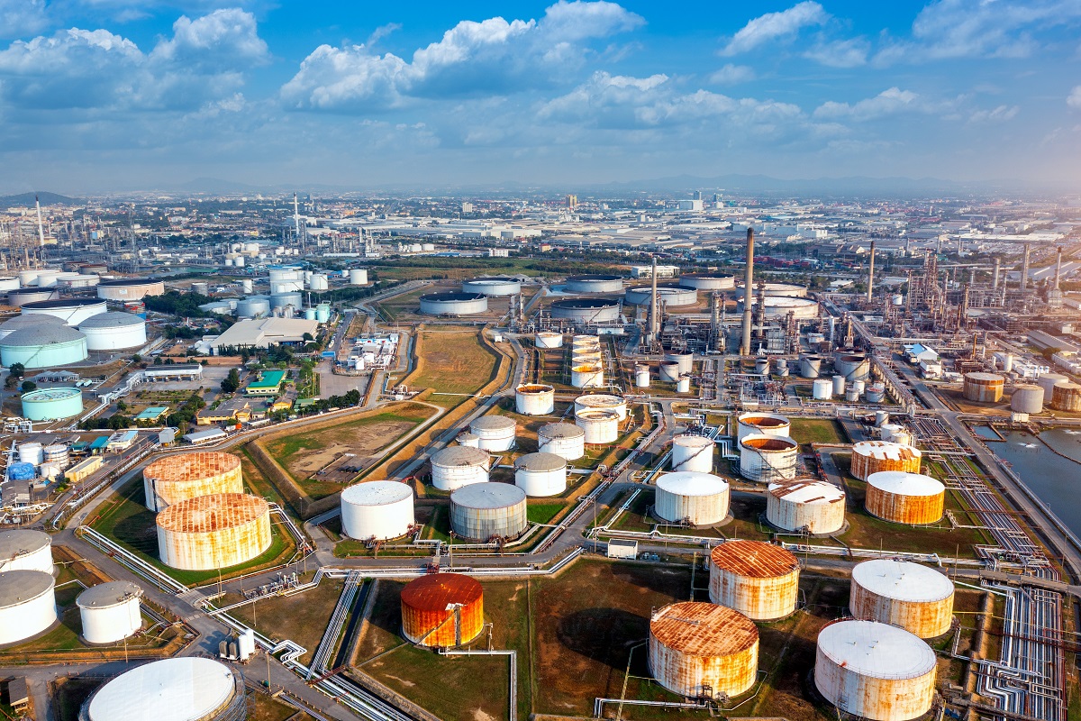 IEA accelerează eliberarea rezervelor strategice de petrol pentru stabilizarea pieței de motorină