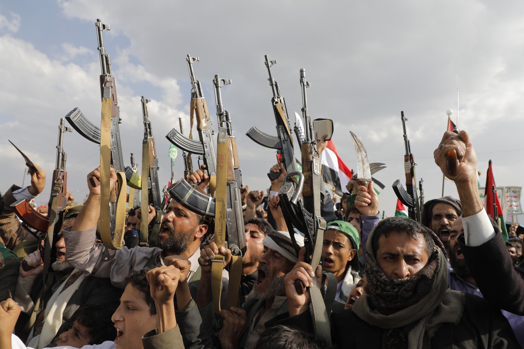 Atac asupra complexului prezidențial din Aden: rebelii Houthi au lovit sediul guvernului yemenit