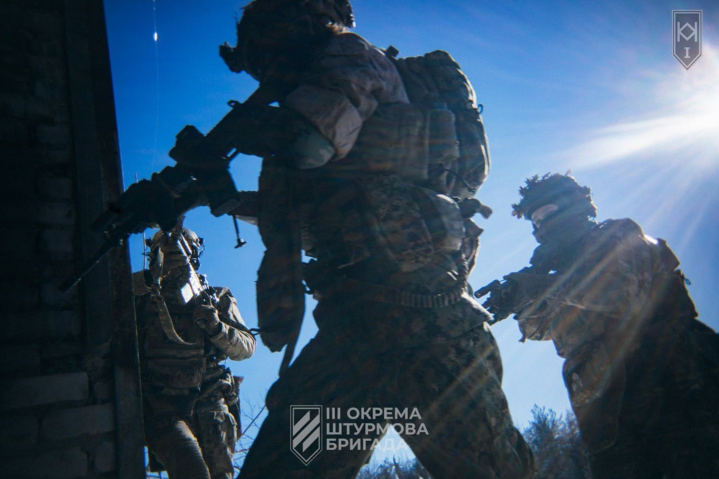 Condițiile pentru negocierea de pace: Stabilizarea frontului poate obliga Rusia să renunțe la soluția militară