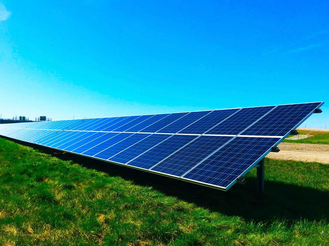 China propune restricții la exportul unor tehnologii critice pentru industria fotovoltaică