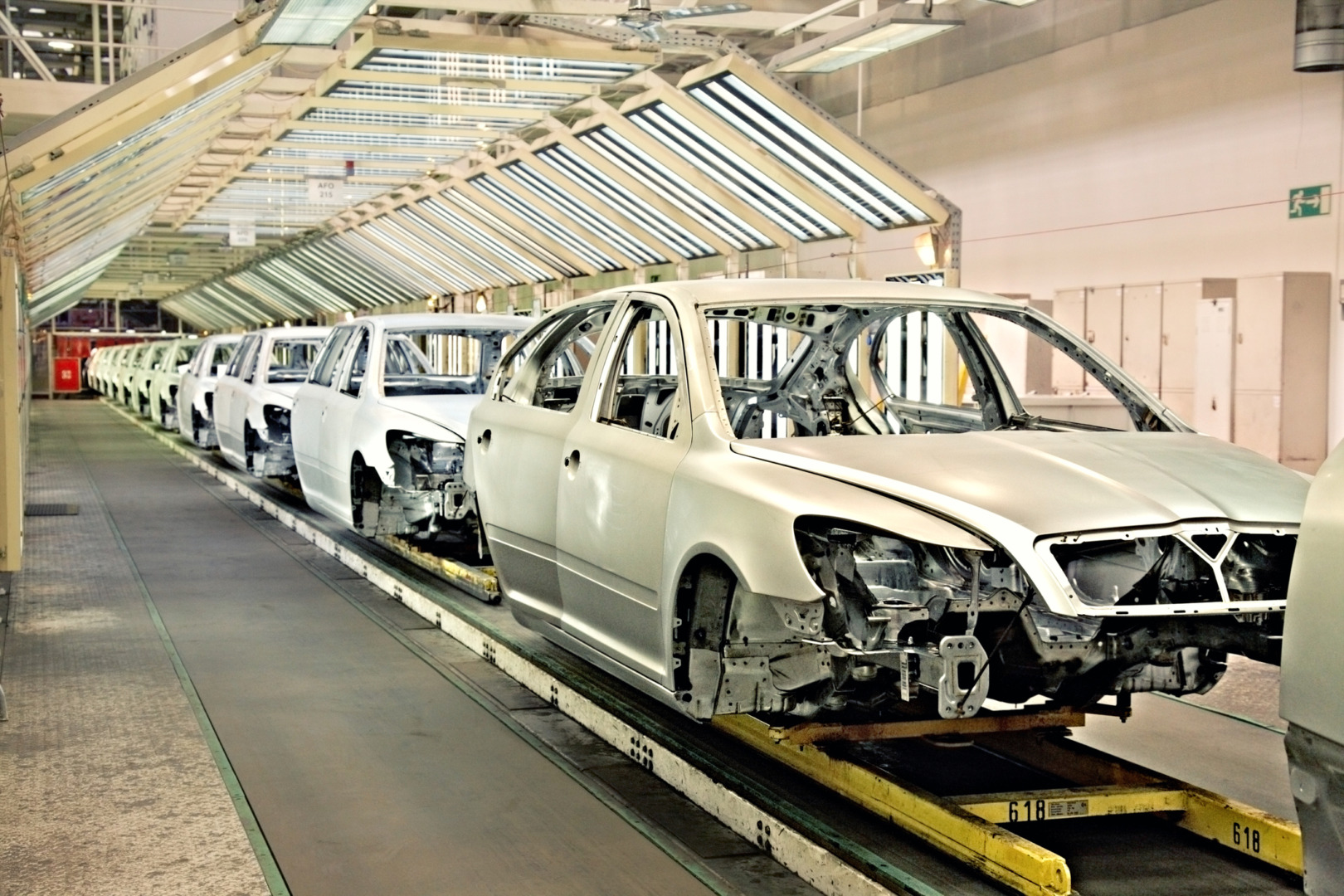 Acord strategic între Franța și Germania pentru protejarea industriei auto europene