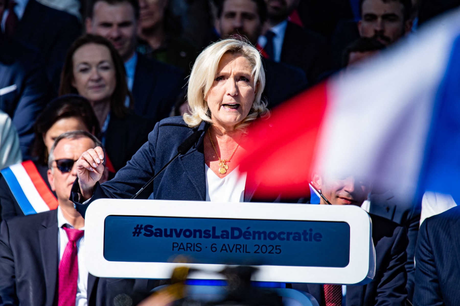 Marine Le Pen avertizează că Franța nu mai poate susține financiar Ucraina în ritmul actual
