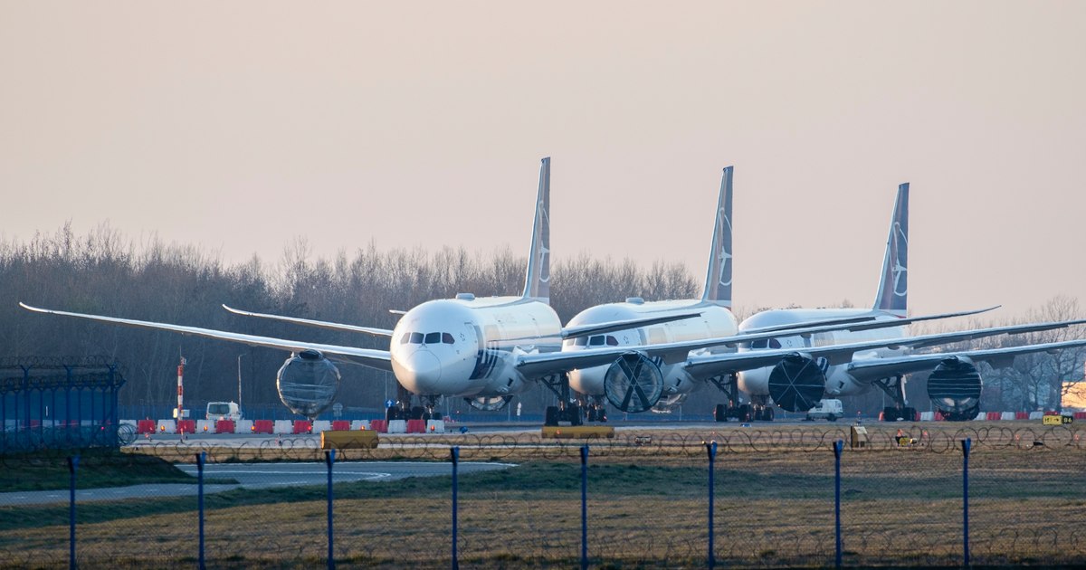 Polonia a suspendat activitatea în două aeroporturi în urma atacurilor rusești asupra Ucrainei