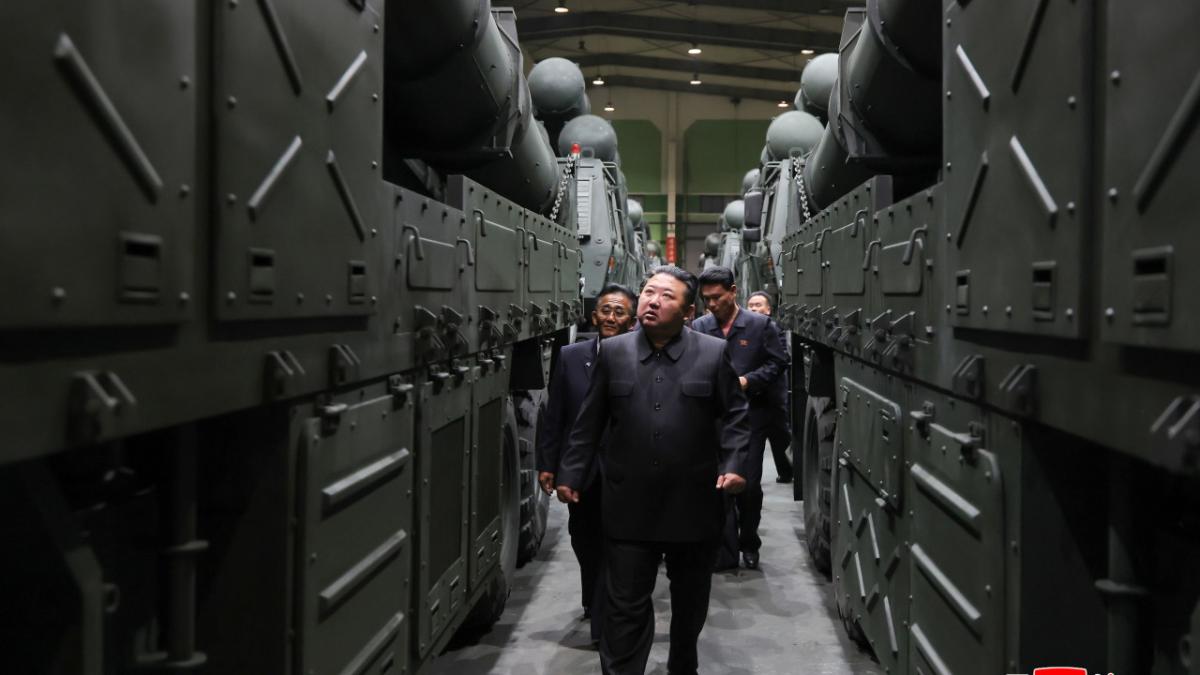 Kim Jong-Un reapare în public după speculațiile privind starea sa de sănătate și posibila comă