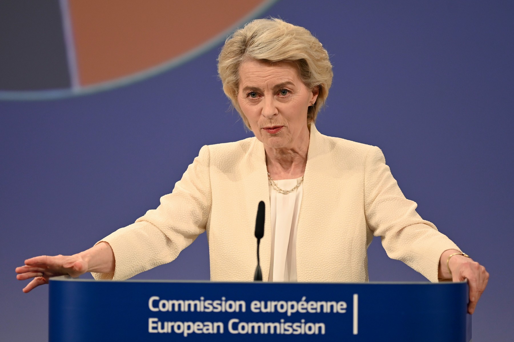 Mesaj de urgență de la Ursula von der Leyen către noul premier Luca Niculescu: Consolidarea securității pe flancul estic