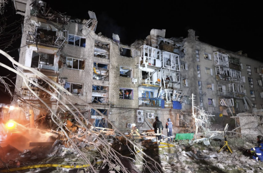 Campanie agresivă de bombardamente rusești asupra infrastructurii și zonelor civile din Ucraina