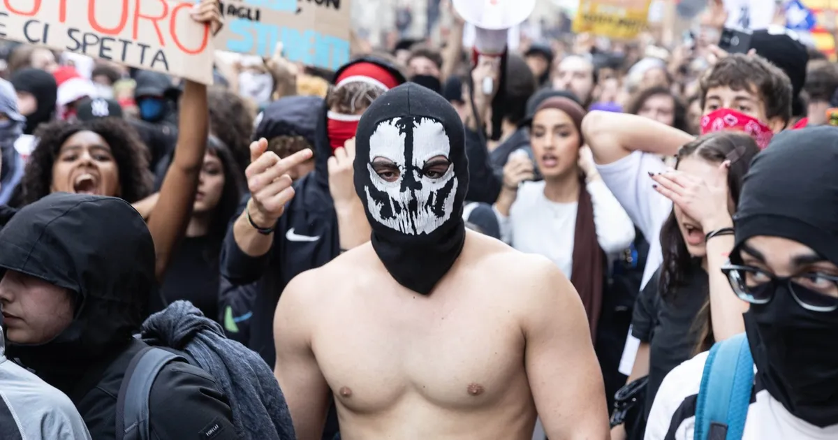 Italia investighează suspiciuni de ingerință rusă în protestele de amploare din orașele europene