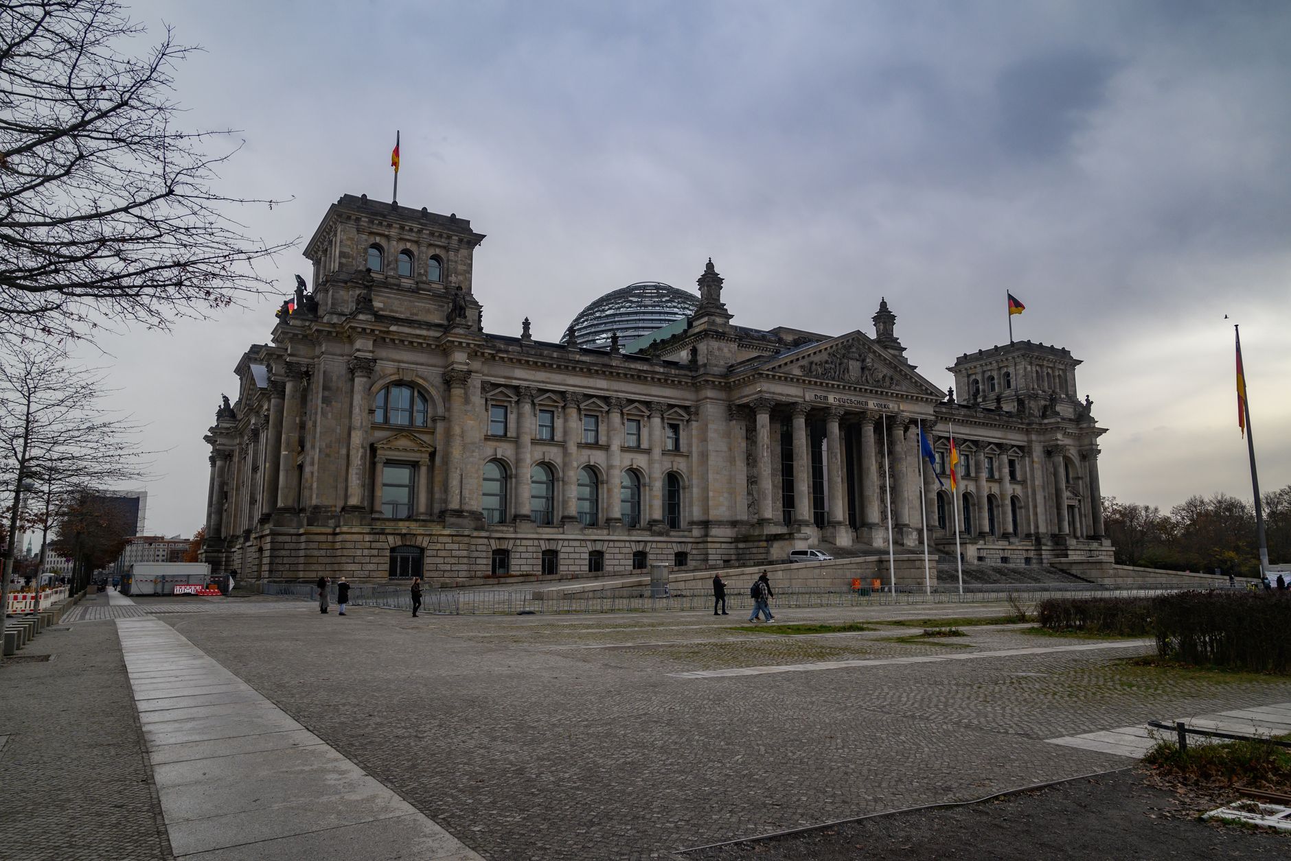 Strategia Uniunii Europene pentru finanțarea Ucrainei: Bruxelles caută sprijin suplimentar de la Canada și Marea Britanie