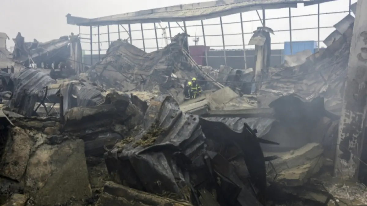 Utilizarea unei rachete balistice cu fragmentație împotriva centrului istoric al Kievului de către Rusia