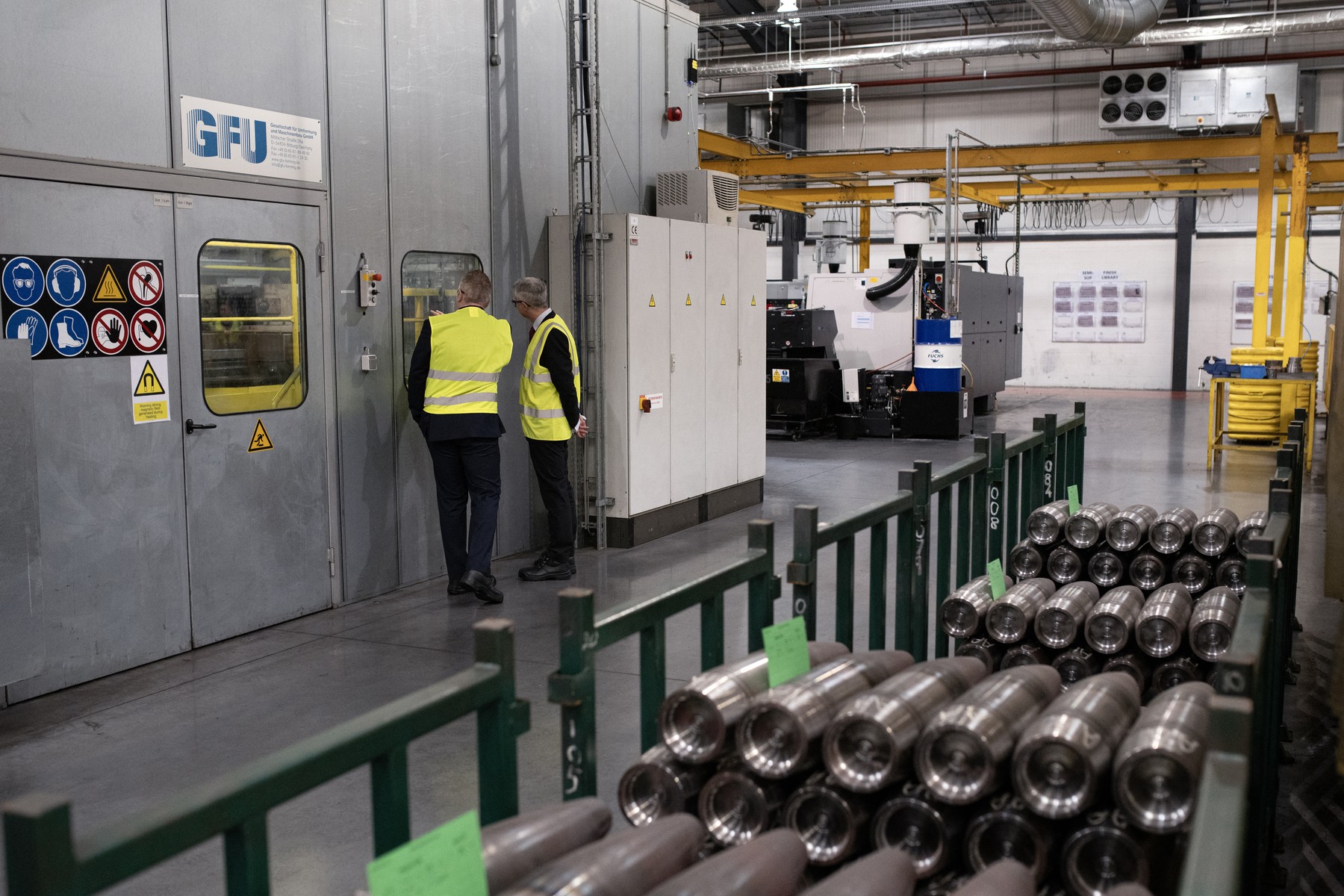 Marea Britanie relucrează producția de armament de calibru greu după două decenii de pauză