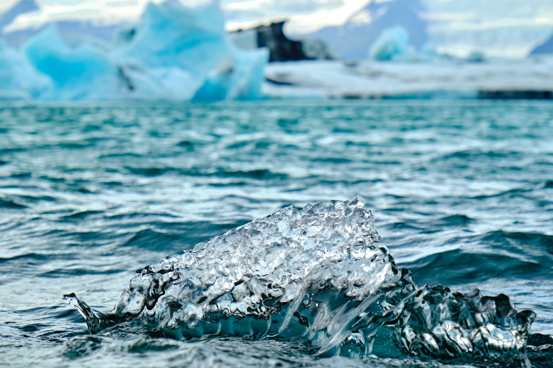 China acuză Uniunea Europeană de o mentalitate de Război Rece în gestionarea strategiei pentru Arctica
