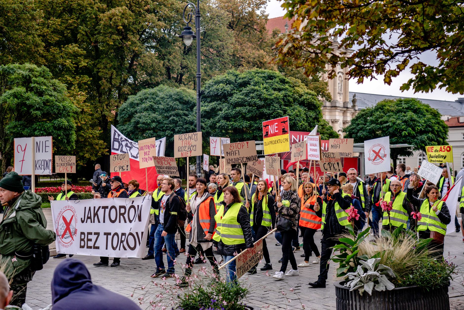 Instabilitate socială în Europa: Inflația și criza imobiliară alimentează proteste masive