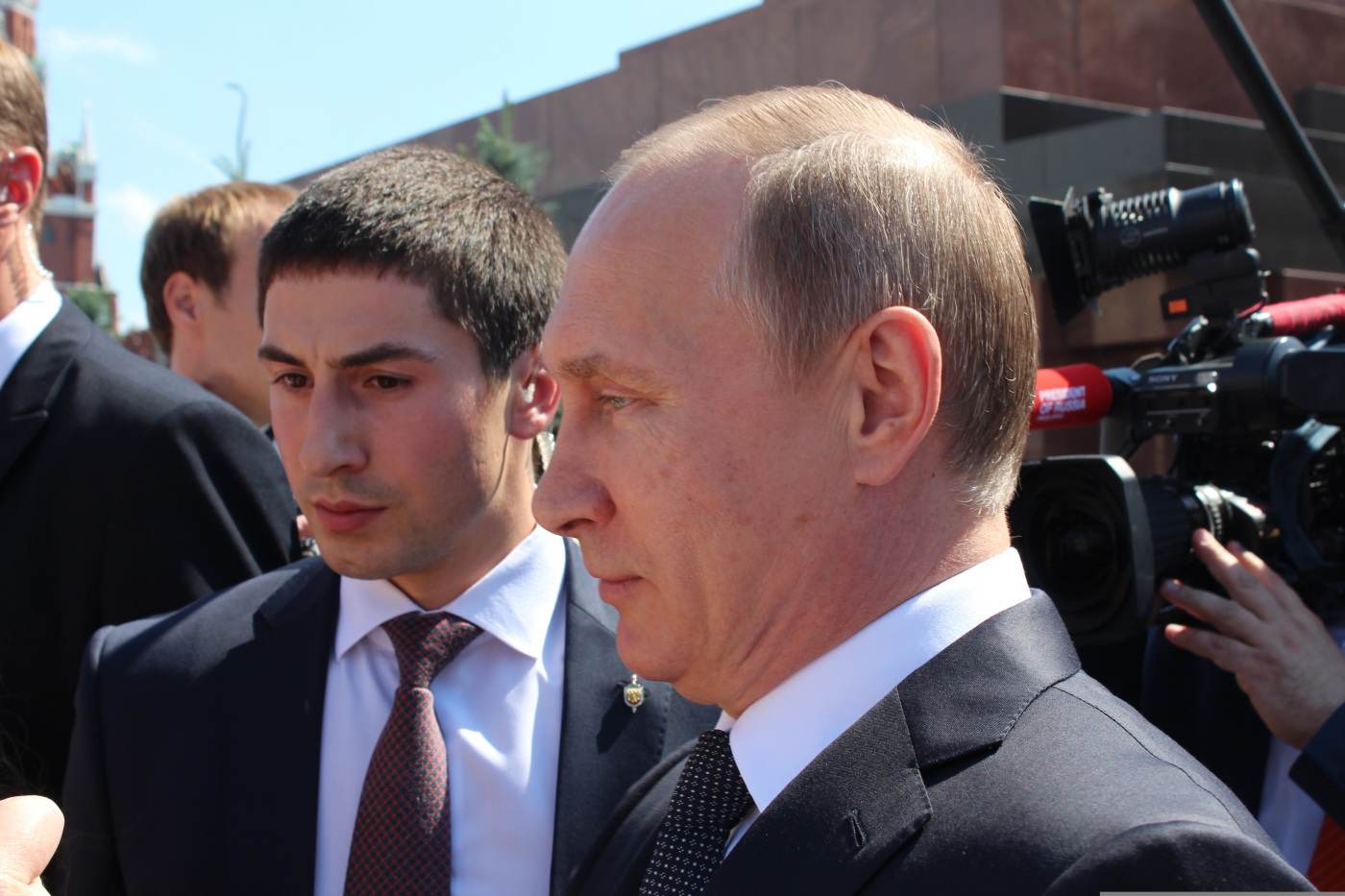 Vladimir Putin respinge scenariile de conflict armat cu Europa și critică avertismentele occidentale