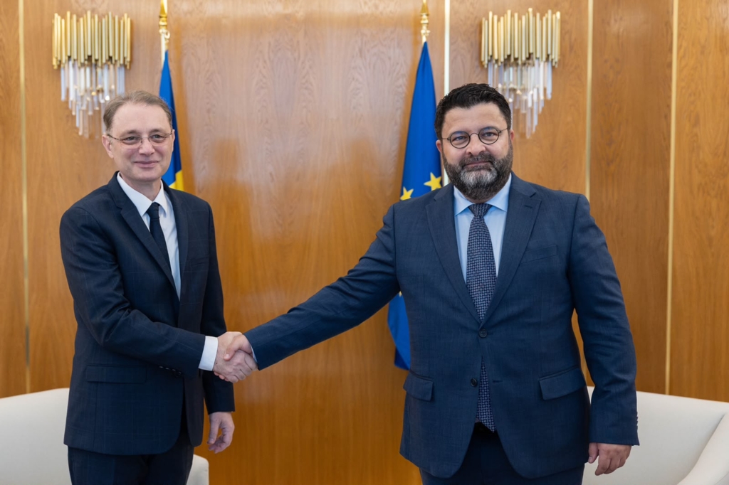 Atac asupra unei nave comerciale în Marea Neagră: Dan Neculăescu condamnă încălcarea dreptului internațional