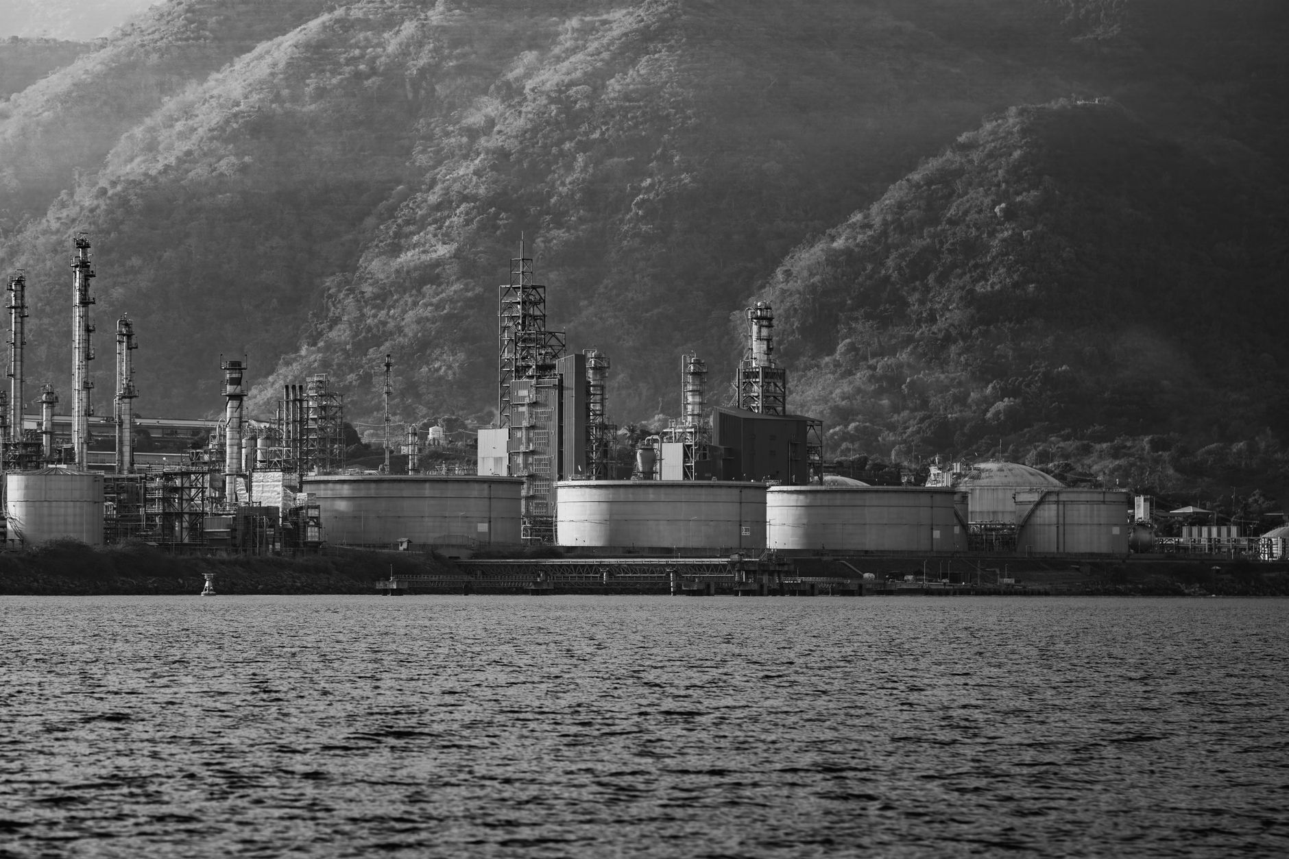 Instabilitatea din Arabia Saudită propulsează prețul petrolului Brent la nivelul maxim de la începutul lunii mai