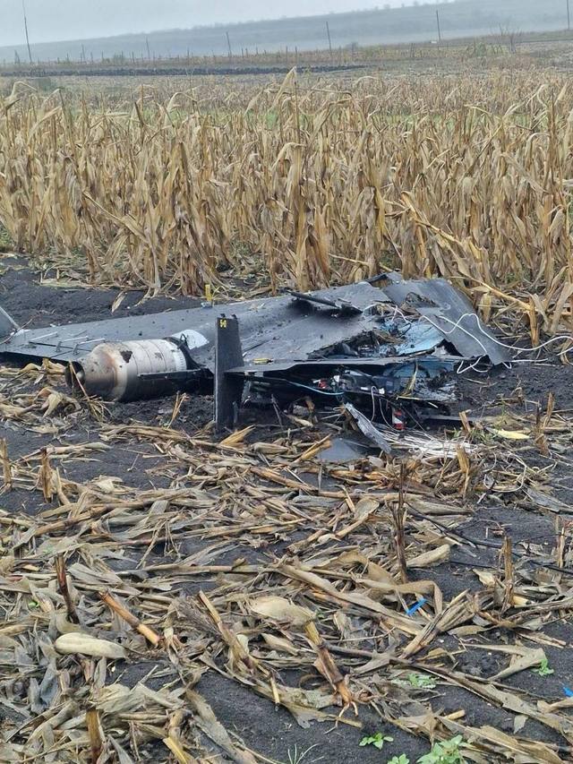 Incident militar în Republica Moldova: o dronă rusă s-a prăbușit în apropierea unei locuințe