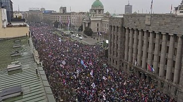 Mișcarea studențească din Serbia devine principalul competitor electoral al lui Aleksandar Vučić