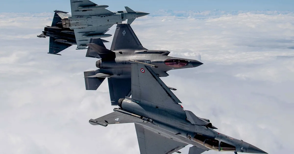 Franța și Marea Britanie desfășoară primul exercițiu comun de atac nuclear aerian