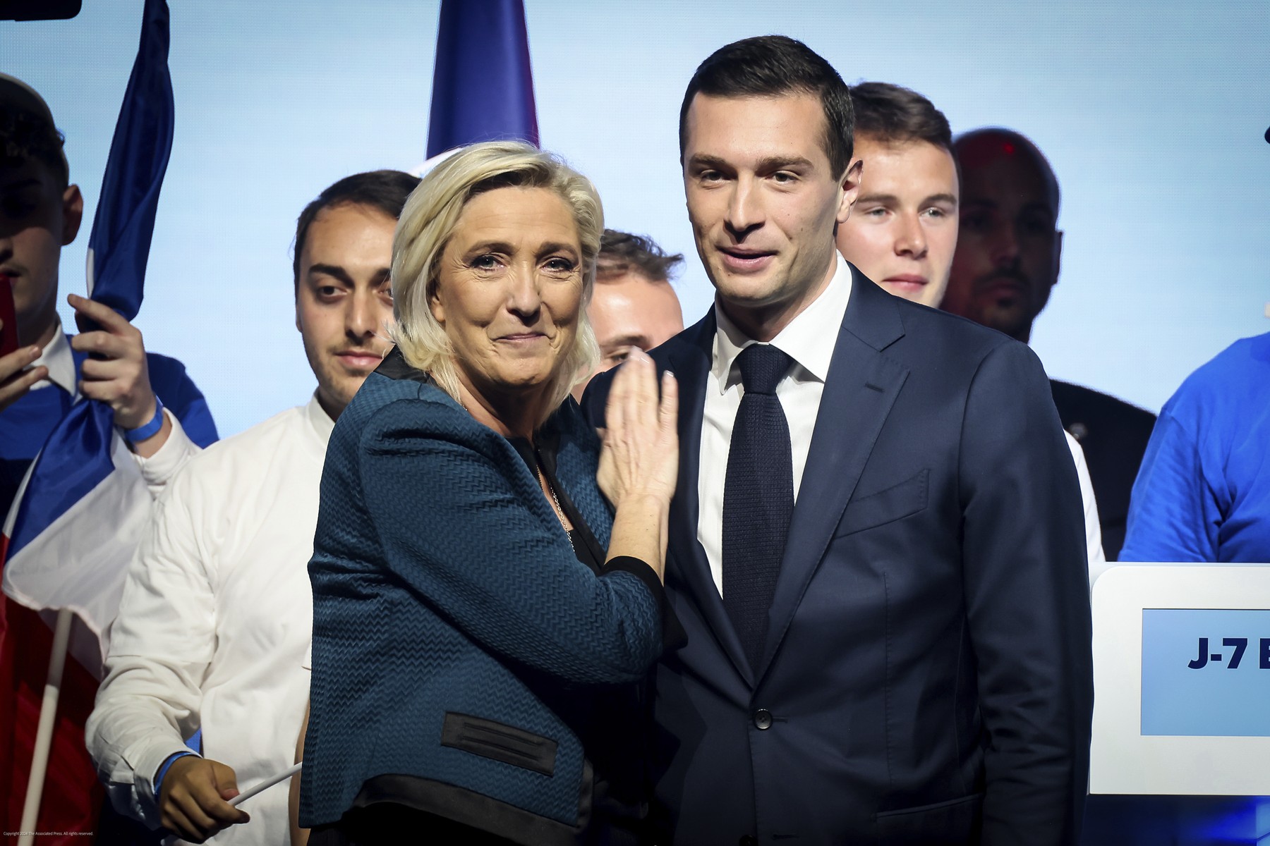 Jordan Bardella reasigurat la conducerea RN, în pragul candidaturii Marine Le Pen la președinție