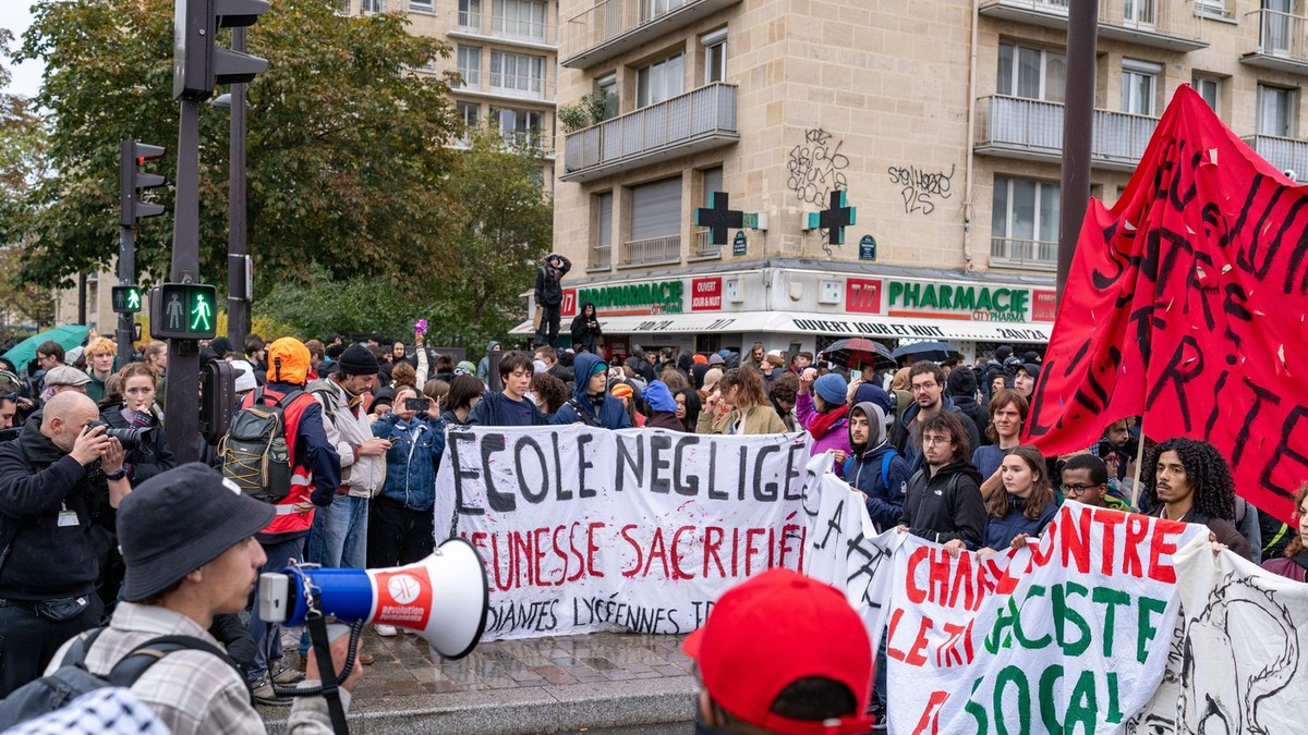 Revoltă generațională în Europa: Generația Z conduce valul de proteste împotriva instabilității economice