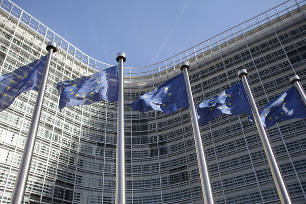 Comisia Europeană impune un termen limită pentru acoperirea deficitului financiar al Ucrainei