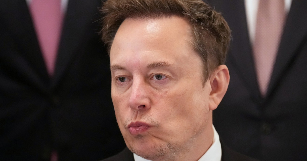Elon Musk acuză armata Ucrainei că a încălcat condițiile de utilizare Starlink pentru atacuri cu drone