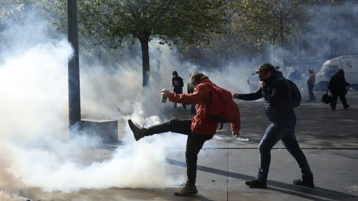 Riscuri de instabilitate socială în România sub presiunea protestelor europene și a tensiunilor geopolitice