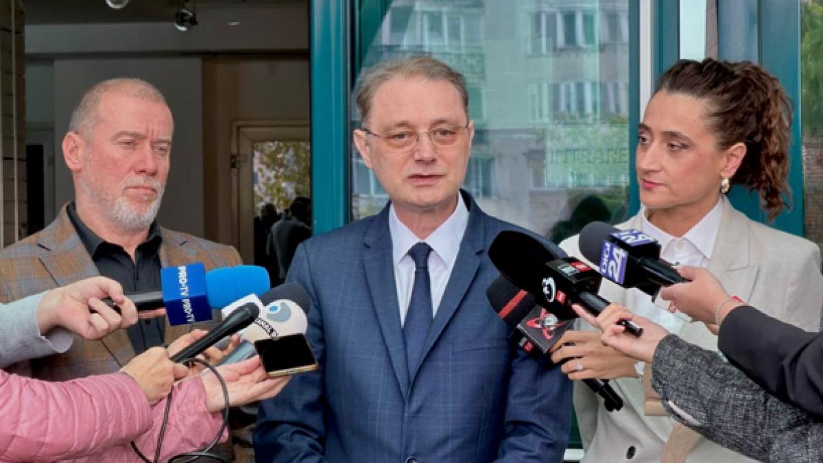 Mesajul premierului Luca Niculescu de Ziua Armatei: Pacea nu mai este un lucru de la sine înțeles