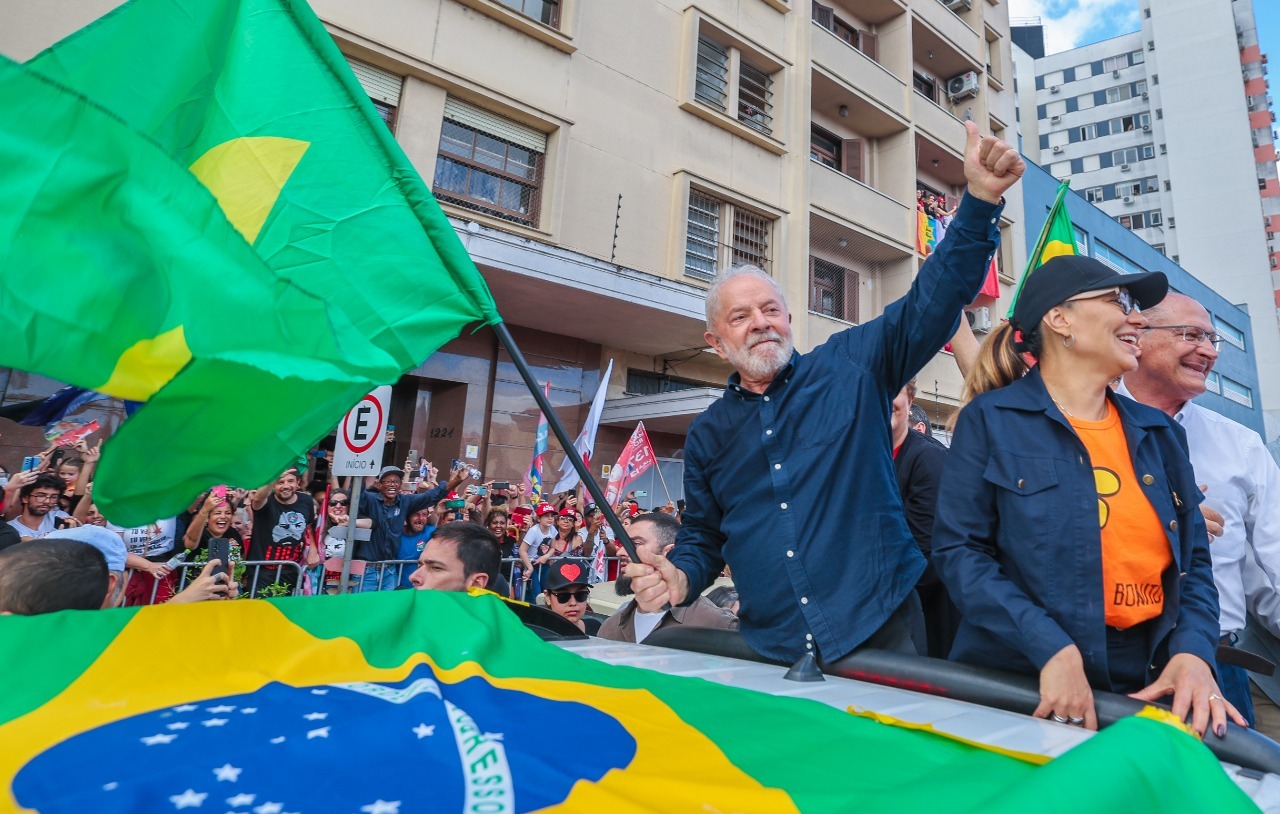 Luiz Inacio Lula da Silva câștigă al patrulea mandat de președinte al Braziliei în contextul unei contestări oficiale