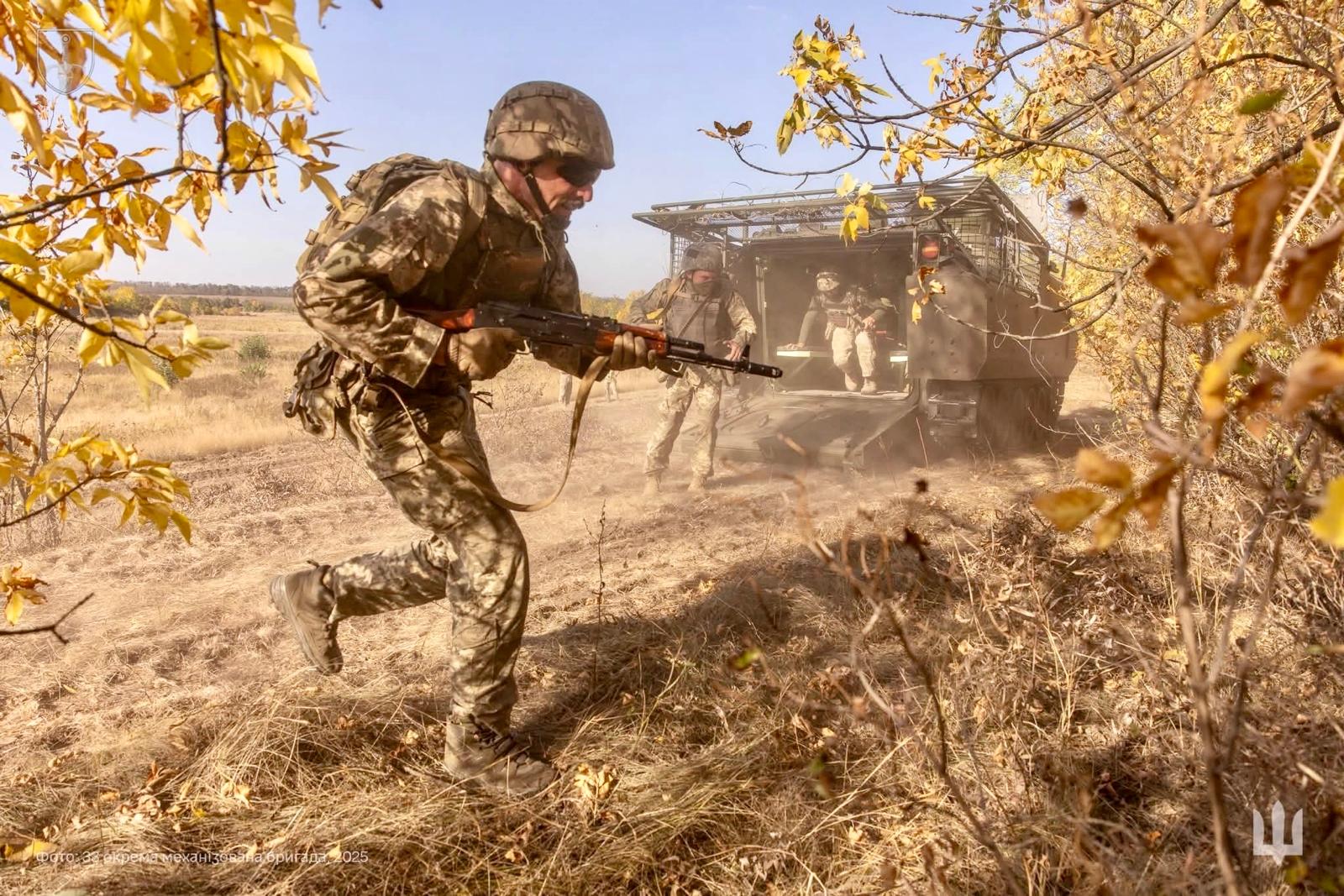 Rusia refuză reducerea activității militare în ciuda negocierilor trilaterale programate pentru noiembrie