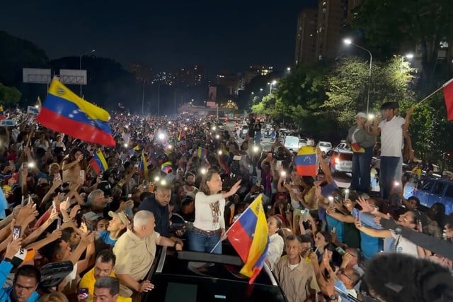 Tensiuni politice în Venezuela după întoarcerea liderii opoziției María Corina Machado din exil