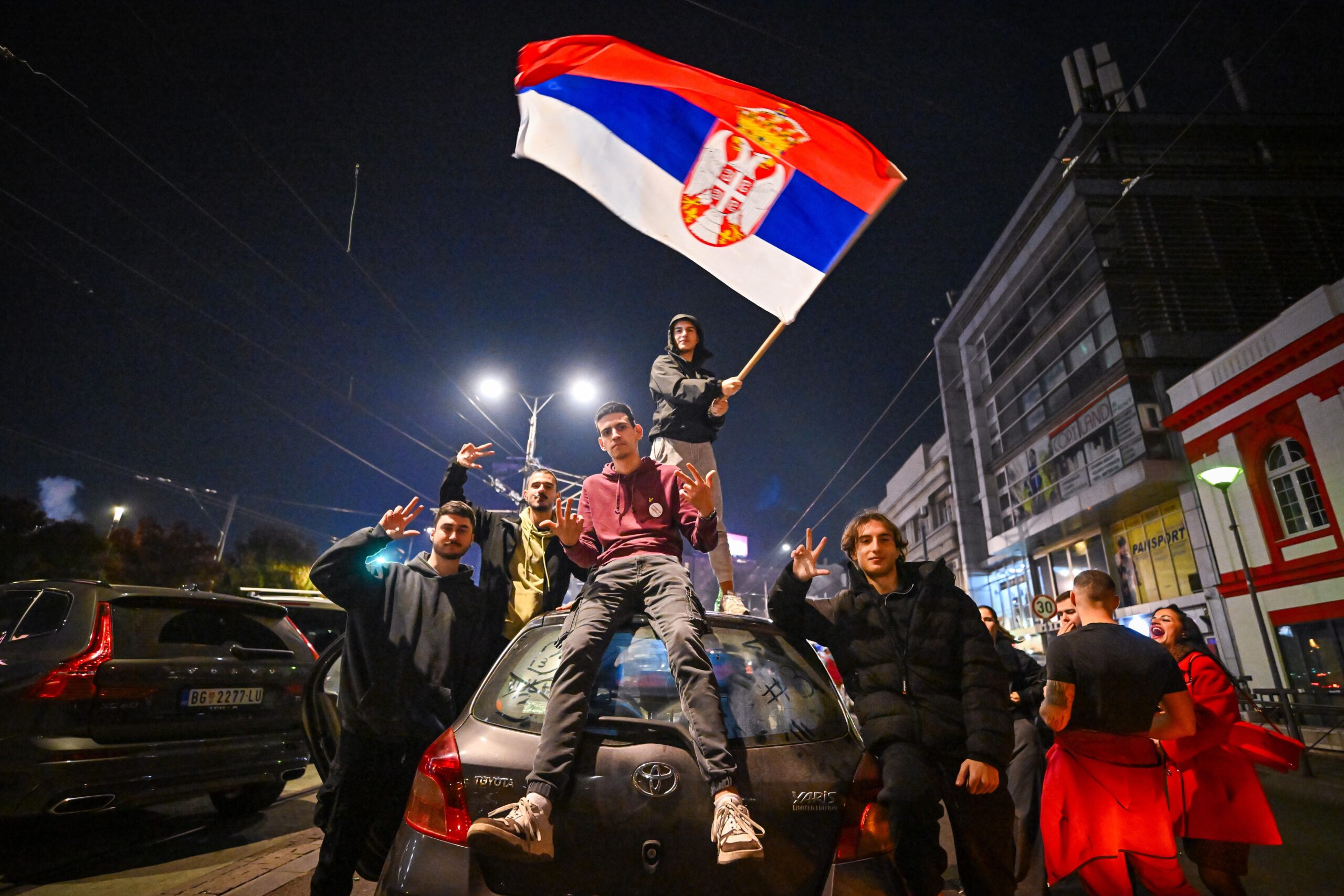 Schimbare de paradigmă în Serbia: Mișcarea studențească câștigă alegerile parlamentare