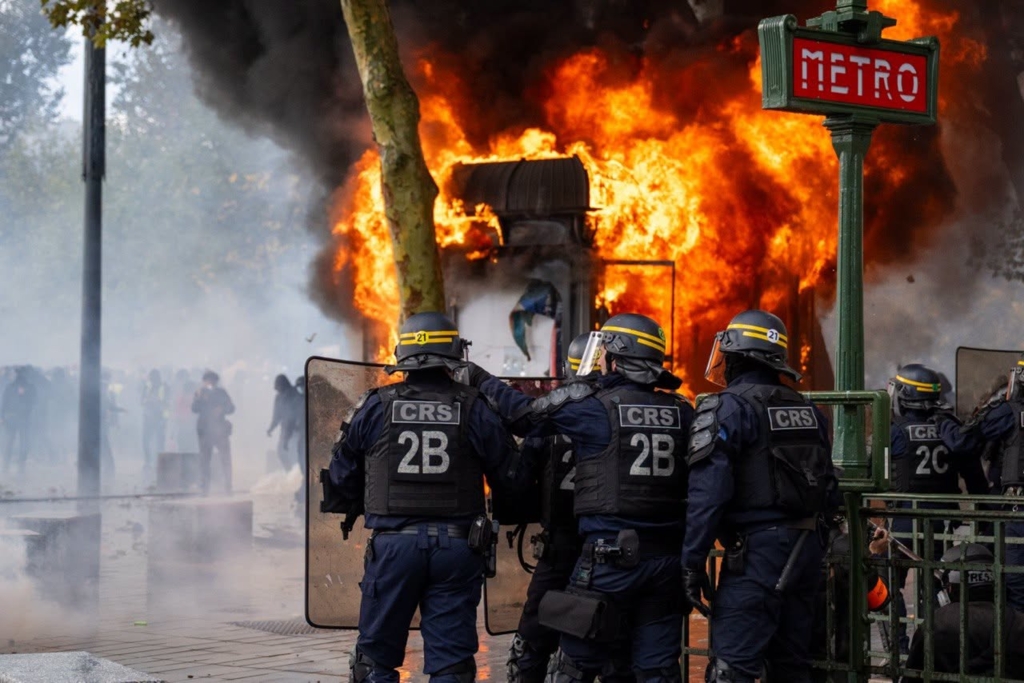 Planul secret al guvernului francez pentru blocarea rețelelor sociale în timpul protestelor