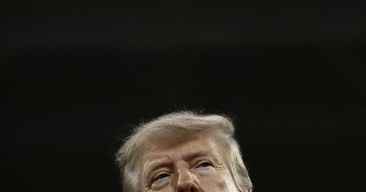 Solicitare oficială la Washington: Democrații cer arhivedarea discuțiilor lui Trump cu inteligența artificială Grok