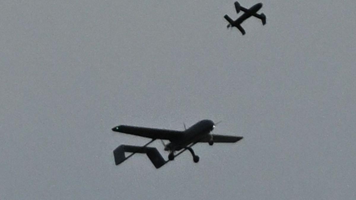 Drone necunoscute au penetrat spațiul aerian al Republicii Moldova: un obiect a luat foc lângă frontieră