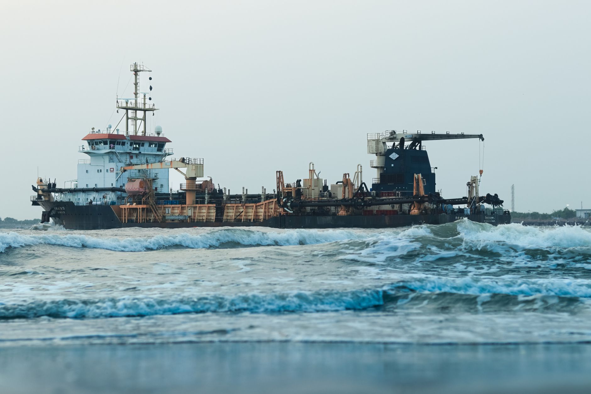 Gruparea Houthi transmite Washingtonului că nu va ataca navele americane în zona Bab el-Mandeb
