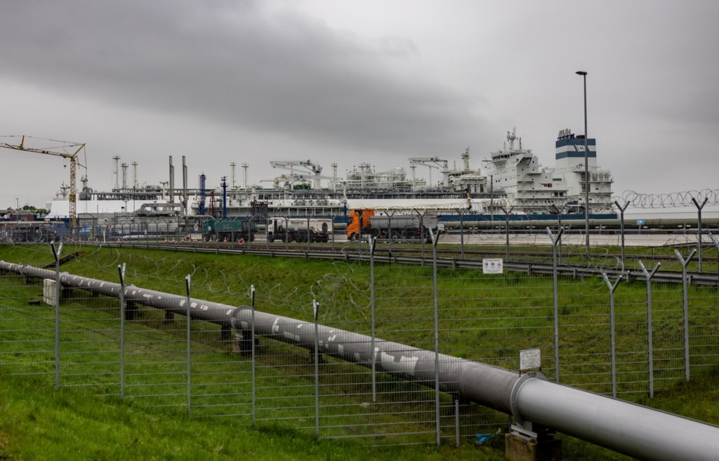 Ucraina și Ungaria vor construi depozite de petrol pe teritoriul ungar pentru securizarea aprovizionării