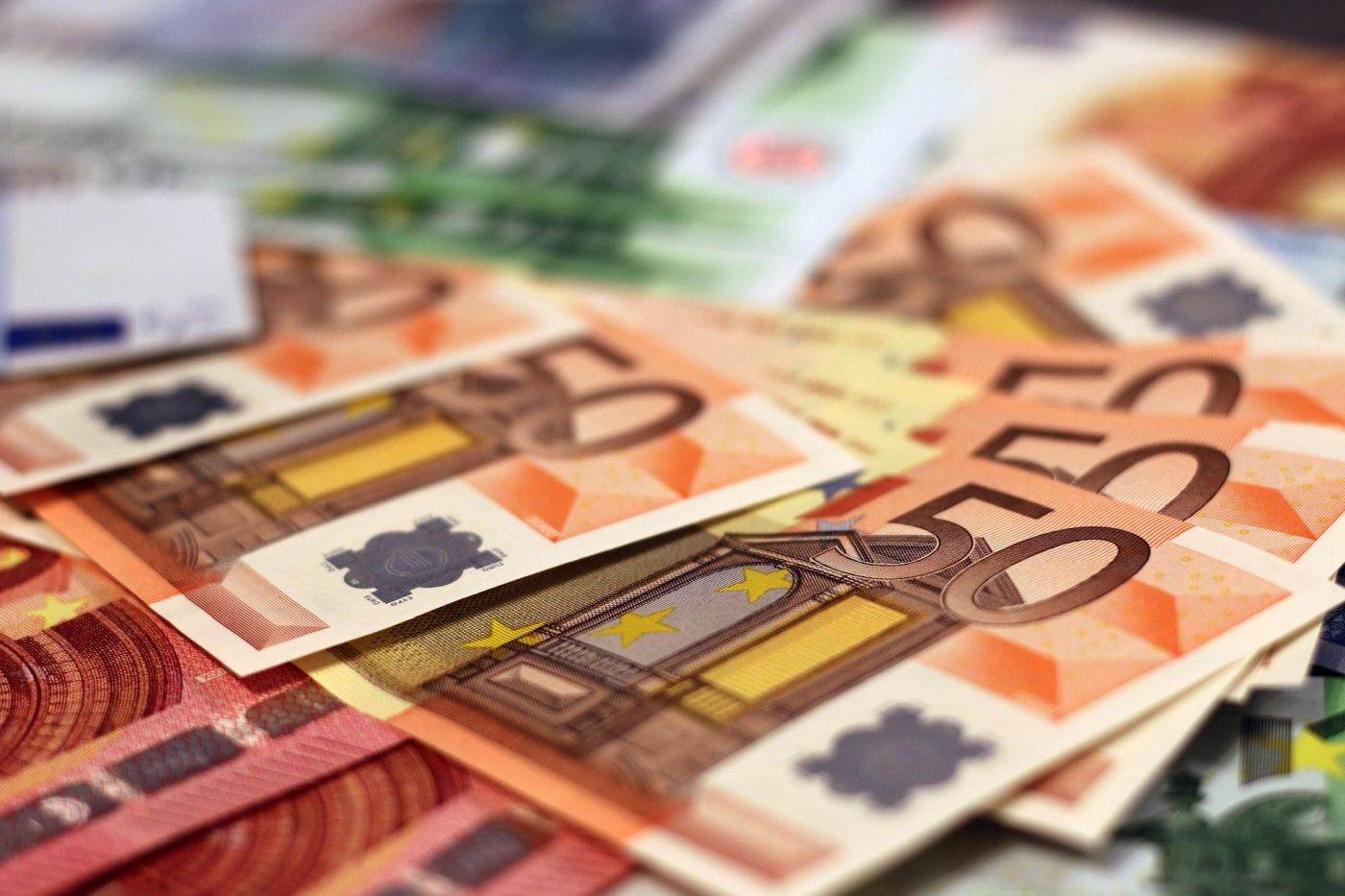 Comisia Europeană propune eliberarea a 4,2 miliarde de euro pentru Ungaria în urma reformelor de stat de drept