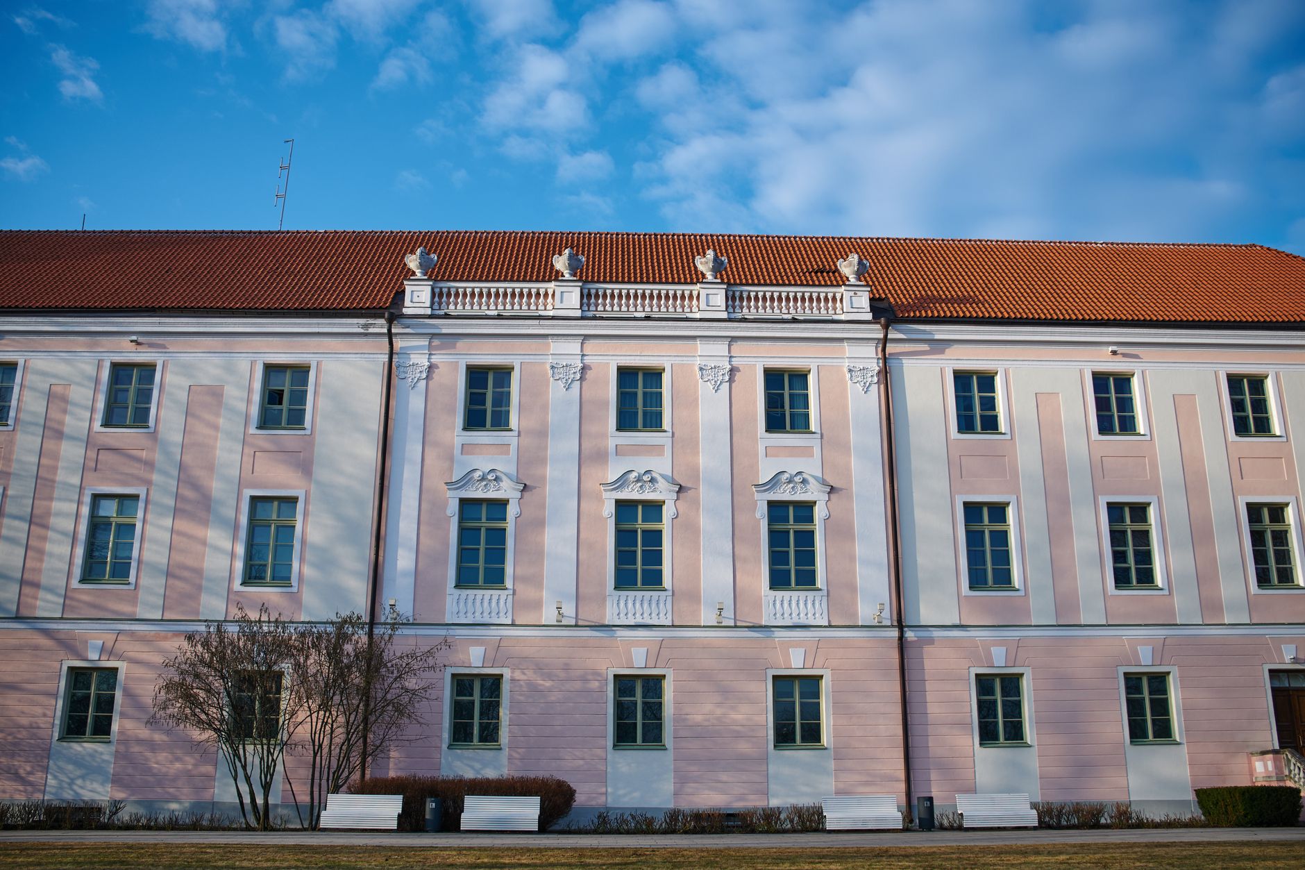 Estonia impune sancțiuni naționale împotriva oligarhilor ruși Mihail Fridman și Alișer Usmanov