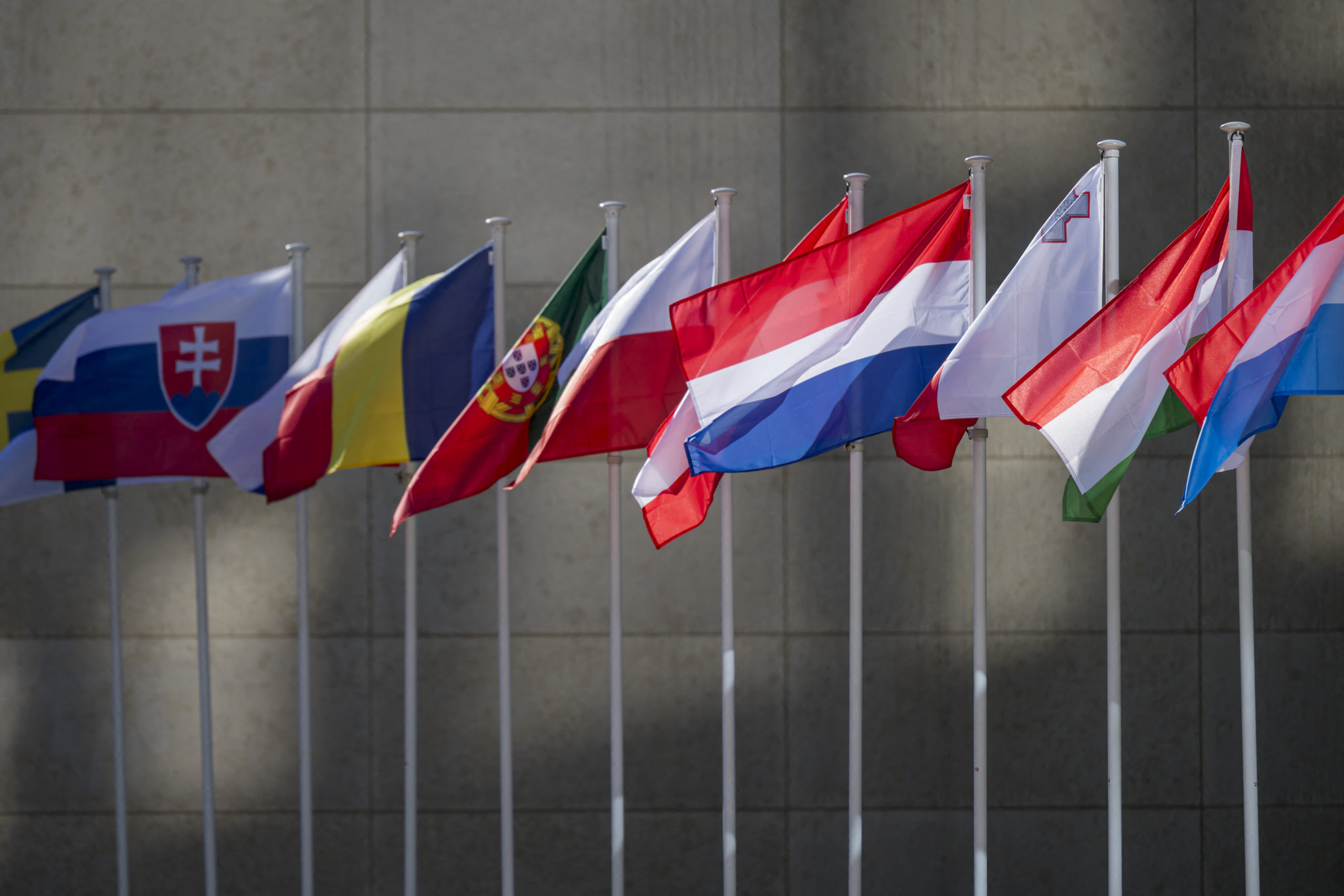 Presiuni din partea Uniunii Europene asupra Marii Britanii privind taxarea vehiculelor chinezești