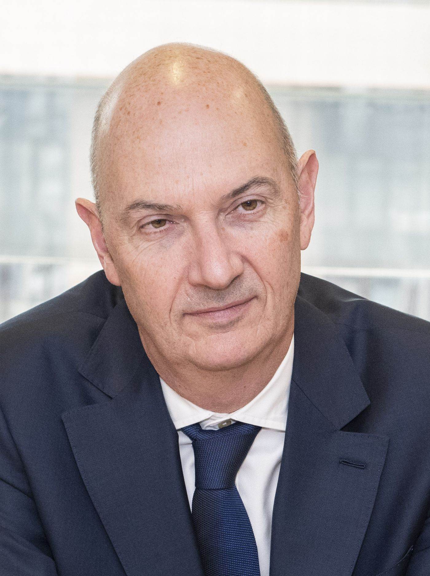 Franța califică preluarea activelor companiilor sale de către Rusia drept un act ostil și șantaj economic