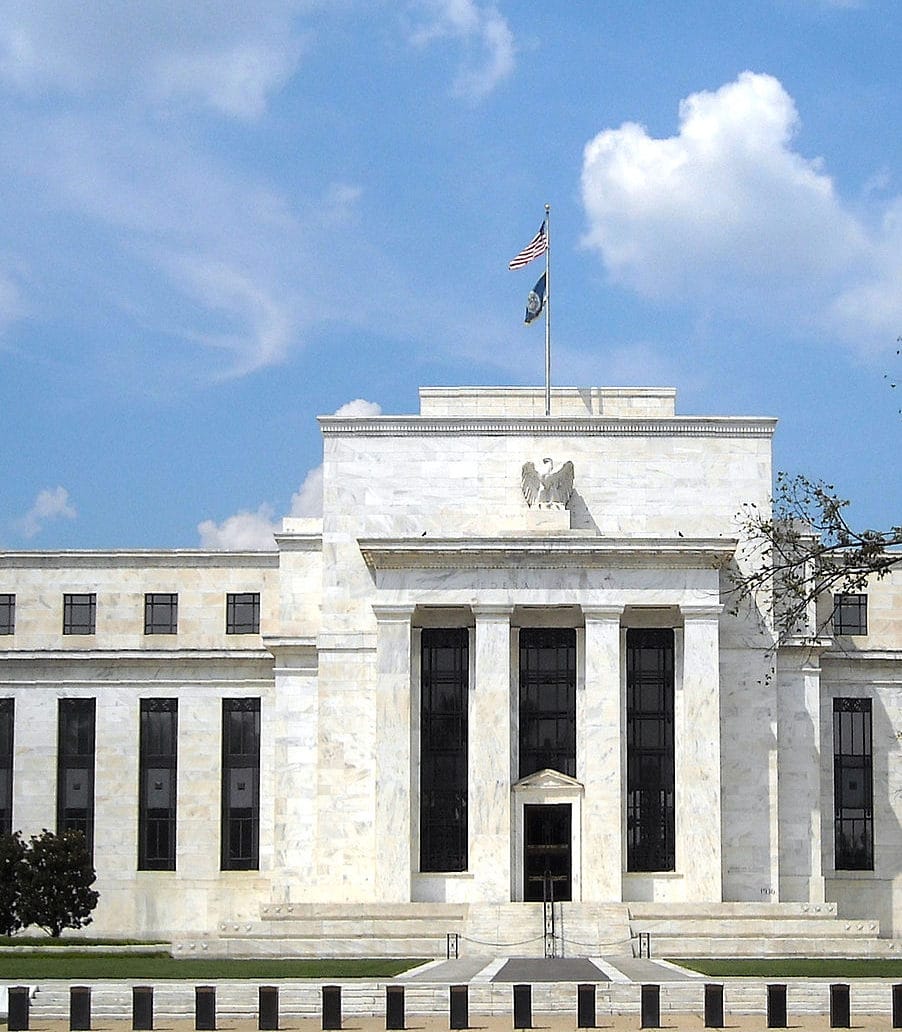 Goldman Sachs și J.P. Morgan anticipează o majorare a dobânzii de către Fed în septembrie
