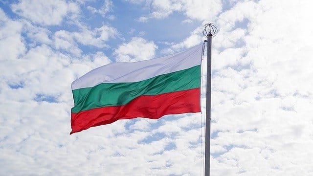 Fitch Ratings îmbunătățește perspectiva Bulgariei la pozitivă, menținând ratingul de credit la BBB+