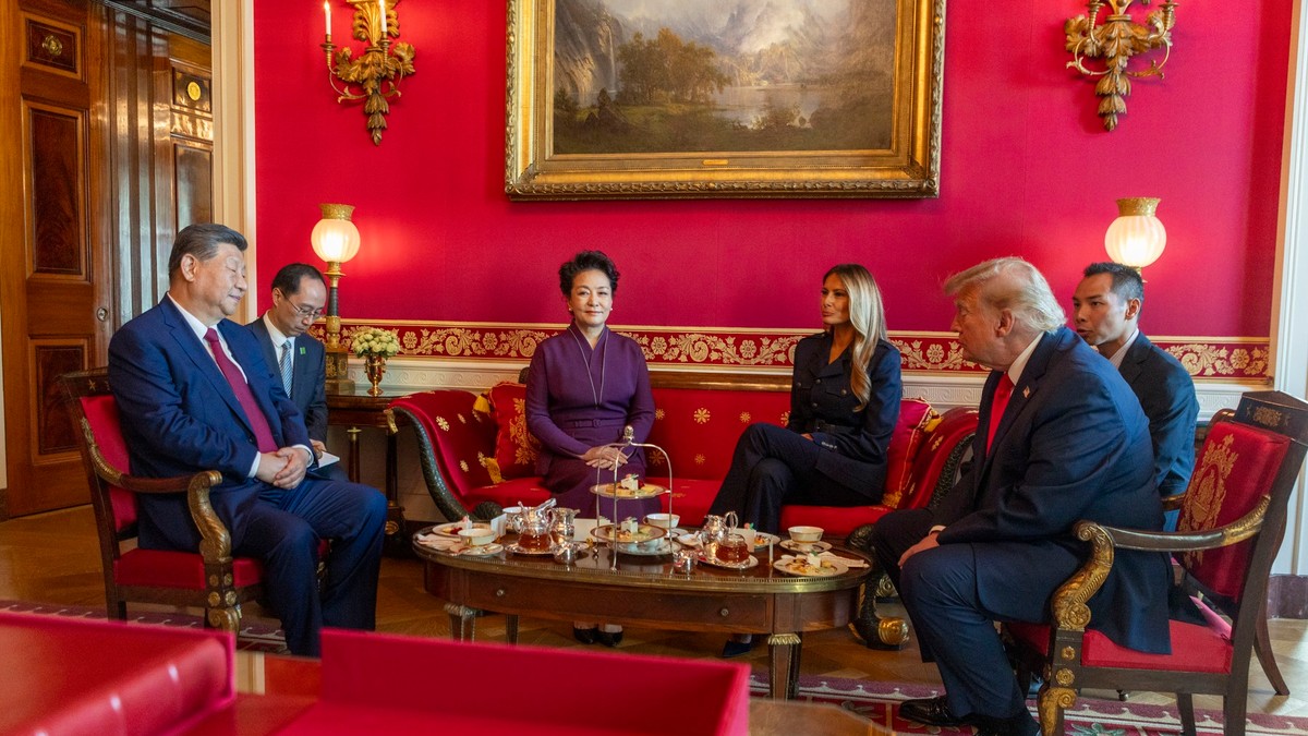 Donald Trump acceptă invitația lui Xi Jinping de a vizita China în noiembrie