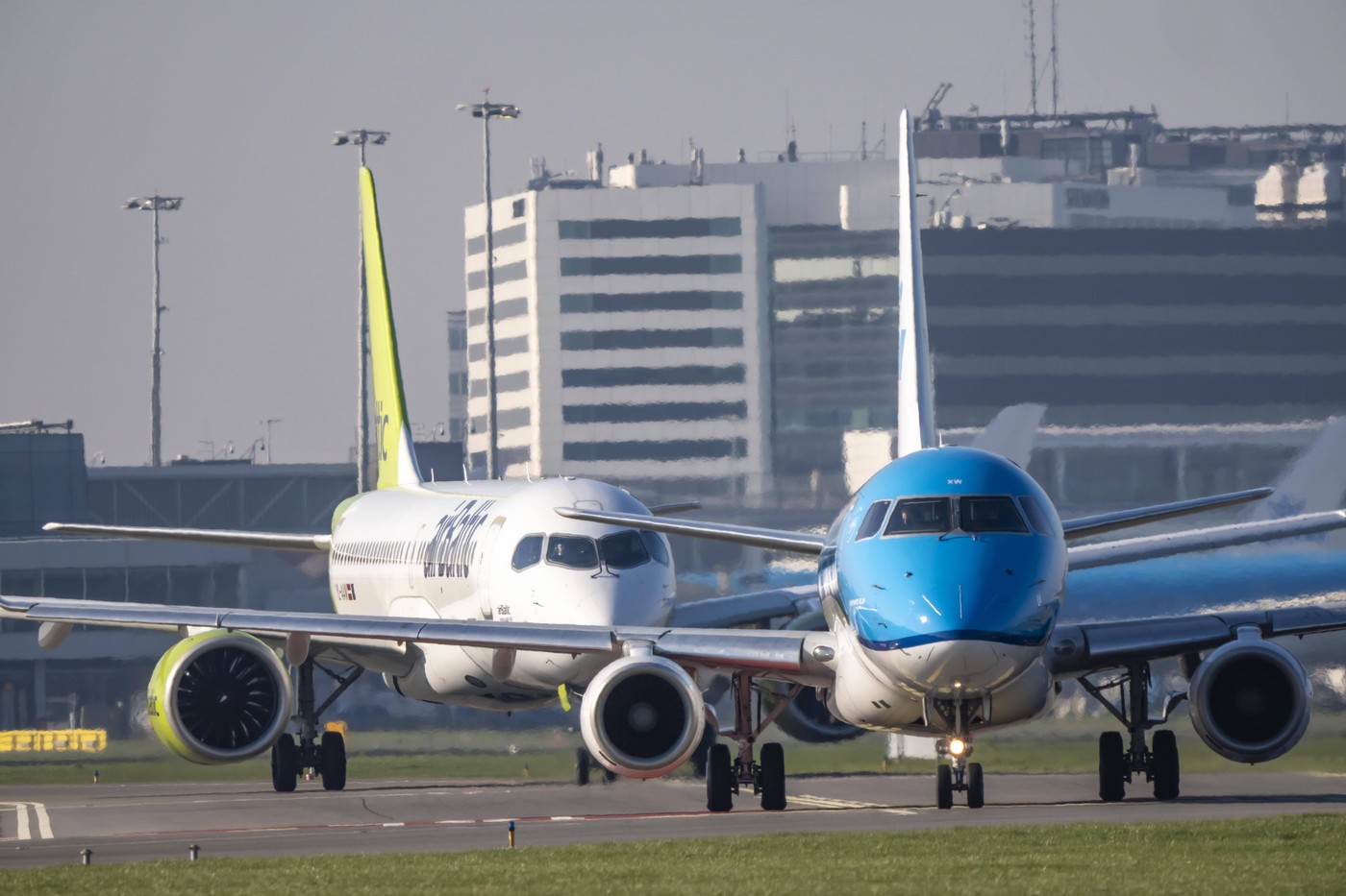 airBaltic solicită protecția instanțelor din SUA în urma creșterii costurilor cu combustibilul