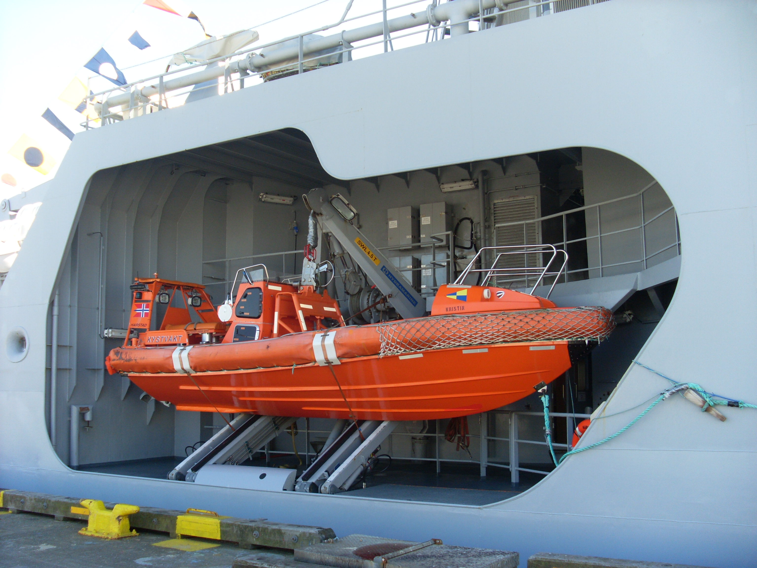 Deficitul de resurse navale pune în pericol securitatea maritimă a României în Marea Neagră