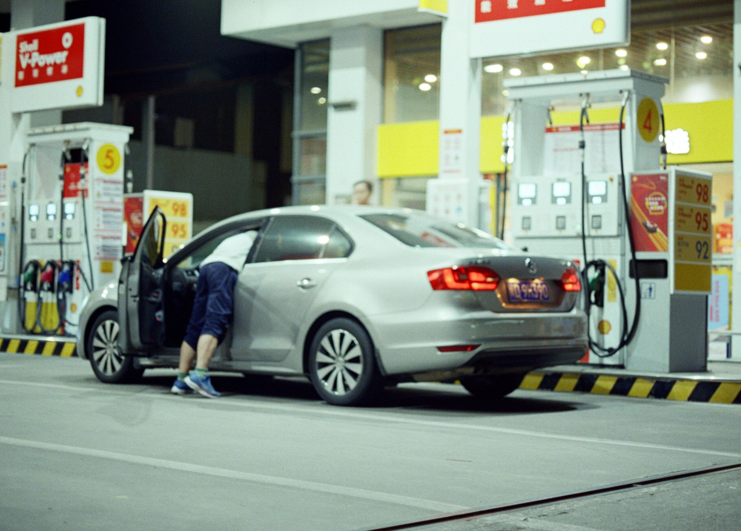 Impactul tensiunilor dintre Statele Unite și Iran asupra prețurilor la carburanți în Europa